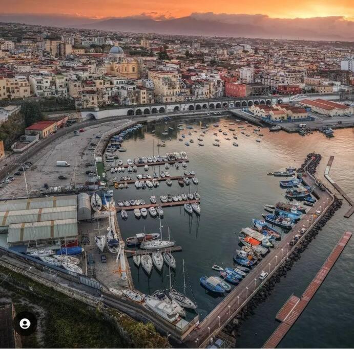 Sostaoplontina Casa Vacanza Torre Annunziata Exterior photo